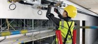 EXO-O1 Экзоскелет для работ над головой Пассивный экзоскелет, который помогает уменьшить нагрузку на плечи и руки во время монтажных работ над головой Применения 2