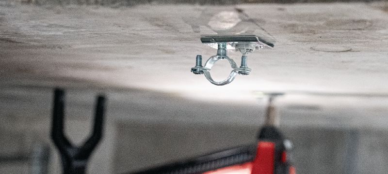 X-TH Пластина з різьбовою шпилькою Металевий фіксатор для трубного хомута з попередньо встановленою різьбовою шпилькою для кріплення електричних і механічних елементів з невисокими навантаженнями на стелі з використанням цвяхів у стрічці Застосування 1