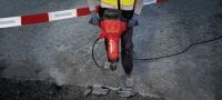 Електричний відбійний молоток TE 3000-AVR для тяжких умов роботи Надзвичайно потужний відбійний молоток для руйнування міцного бетону, довбання асфальту, земляних робіт і забивання стрижнів заземлення Застосування 4
