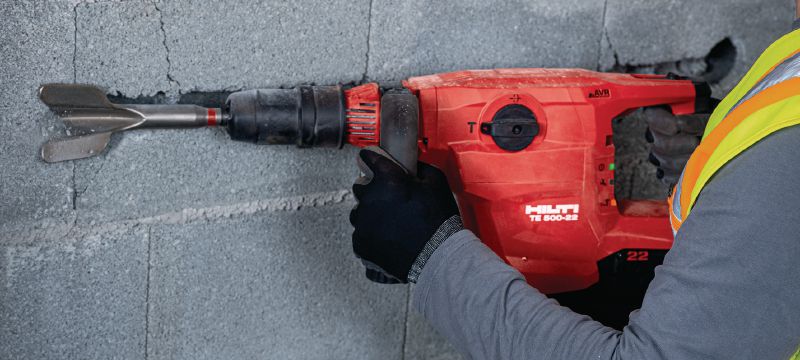 TE 500-22 Акумуляторний відбійний молоток SDS-Max Акумуляторний відбійний молоток TE-Y (SDS Max) із системою активного поглинання вібрації для штробління та довбання в бетоні та цегляній кладці (платформа батарей Nuron) Застосування 1