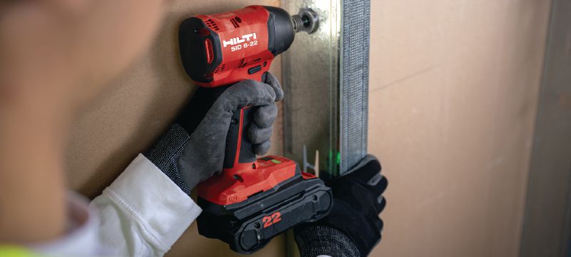 SID 6-22 Акумуляторний ударний дриль-шурупокрут Потужний акумуляторний ударний шурупокрут з високошвидкісним безщітковим мотором та можливістю точного закручування шурупів для швидкого виконання кріпильних робіт (платформа батарей Nuron) Застосування 1